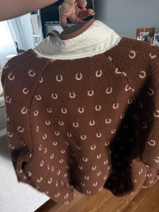 Cozy Brown Sherpa Jacket with White Horseshoe Print - Wrangler sherpa - Picture 7 of 10